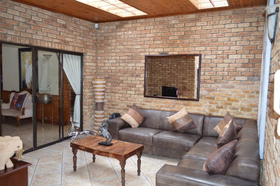 4 Bedroom Property for Sale in Flamwood North West